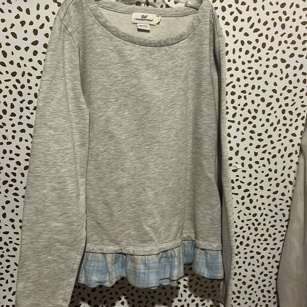Vineyard Vines top